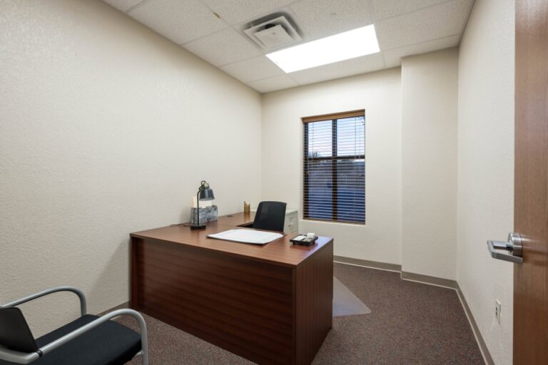 Workspace-141-37-1-768x512